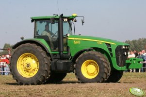 John Deere 8430