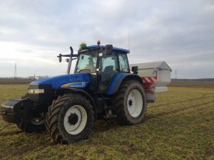 New Holland TM 140 + KV Exacta TL GeoSpreed