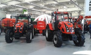Ursus 11054 i Ursus H z prasą Ursus