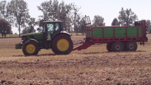 John Deere 6820