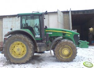 John Deere 7730