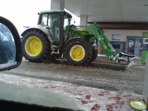 John Deere 6330