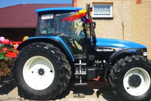 New Holland TM155