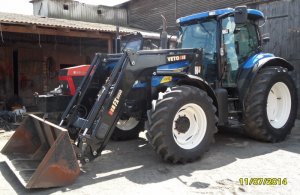 New Holland TS135A