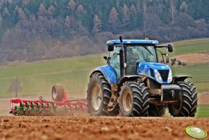 New Holland T7070 