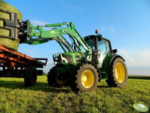 John Deere 6230