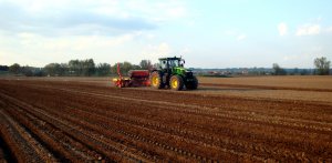 John Deere 7260R + Vaderstad Tempo F8