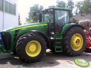 John Deere 8530