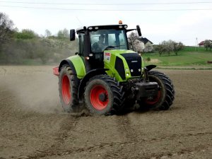 Claas Axion 820