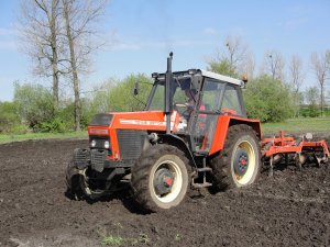 Zetor 10145 z agregatem ścierniskowym