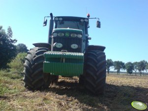 John Deere 8330