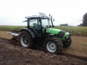 Deutz Fahr Agrofarm 430 & pług Niemeyer