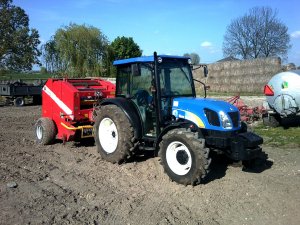 New Holland T4030 Deluxe i Metal-Fach Z-562