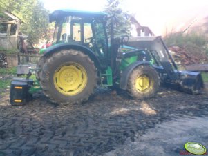 John Deere 5100R + Quicke Q55