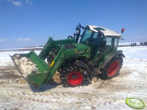 Fendt 211 z ładowaczem czołowym