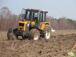 Renault + Pług Krone