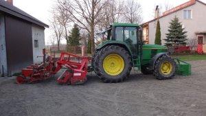 John Deere 6800 & Famarol & Becker