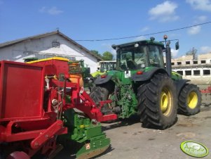 John Deere 8130