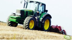 John Deere 6830