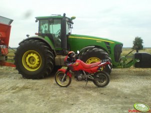 John Deere 8230