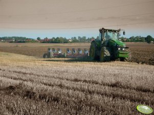 John Deere 8430 + Kverneland PM 100