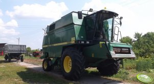 John Deere 2256