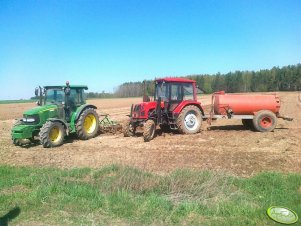 Belarus 820 i John Deere 5090R