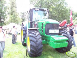 John Deere 7530