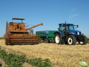 Bizon Z056 & New Holland TS 115A