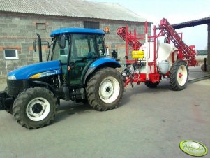 Bury Pelikan 2700l i New Holland TD5010