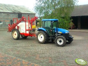 Bury Pelikan 2700l i New Holland TD5010