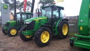 John Deere 5085M