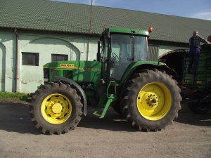 John Deere 7600