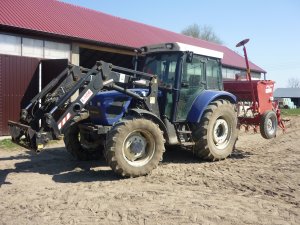 Farmtrac dt 685 i Kverneland Accord