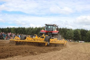 Massey Ferguson 7619 + Agrisem