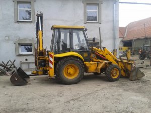 Koparko- ładowarka JCB 3CX-4 (1)