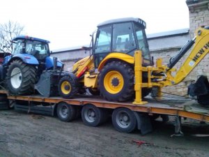 New Holland B100C