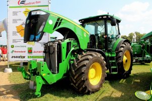 John Deere 8335R