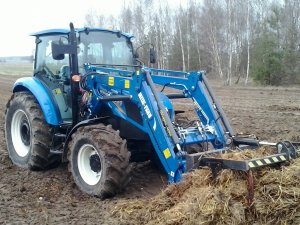 New Holland T4.65 + Metal Fach T229/1