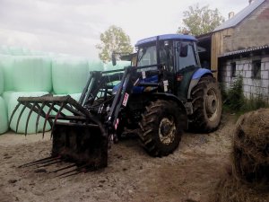 New Holland TD90D
