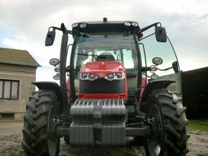 Massey Ferguson 5609 Dyna-4