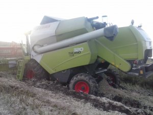 Claas Tucano 320