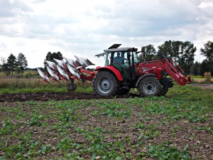 Massey Ferguson 5455 i Kuhn master 102