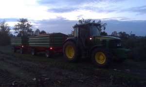 John Deere 6420 & 2x Pronar 6t