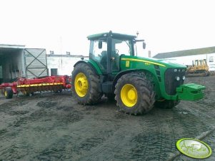 John Deere 8295 R