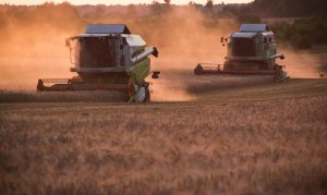 Claas Tucano 320 + Mega 208