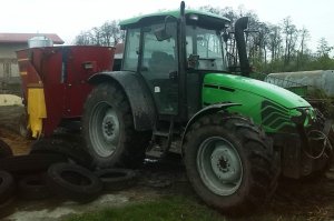 Sano TMR Profi 5m & Deutz Fahr Agroplus 95