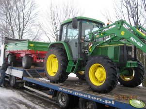 Pronar 672 i JD 6100