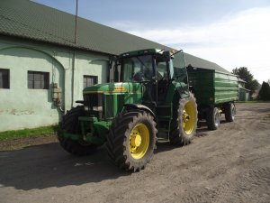 John Deere 7600 + Wielton PRS2/W12