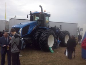 New Holland T9.700